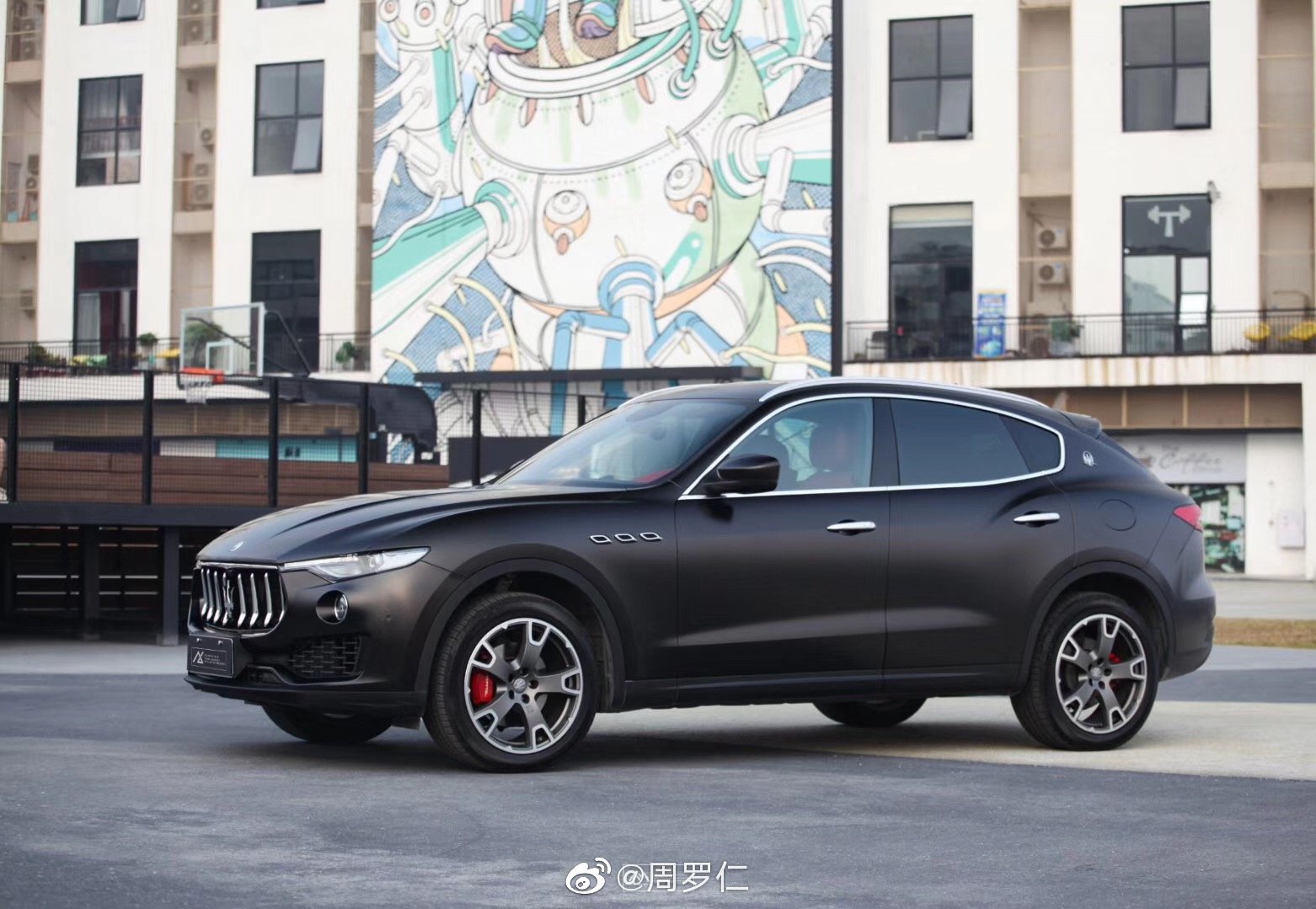Maserati Levante AX wrap film 电光金属黑 MagicFacturing