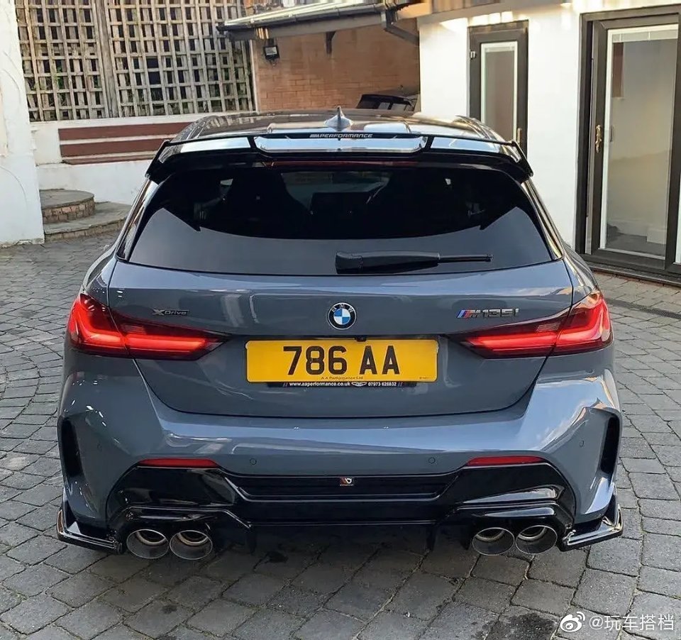 宝马新款前驱平台下的M135i，加了包围套件过后这颜值你给几分？