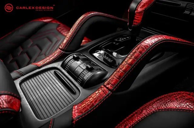 每天一组汽车美图：700马力的卡宴，黑红配