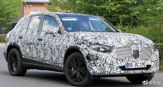 梅赛德斯最近更新了GLC的跨界车型