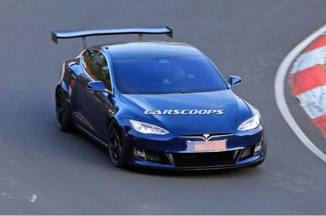 7月，特斯拉以11014辆的成绩位居新能源细分市场榜首