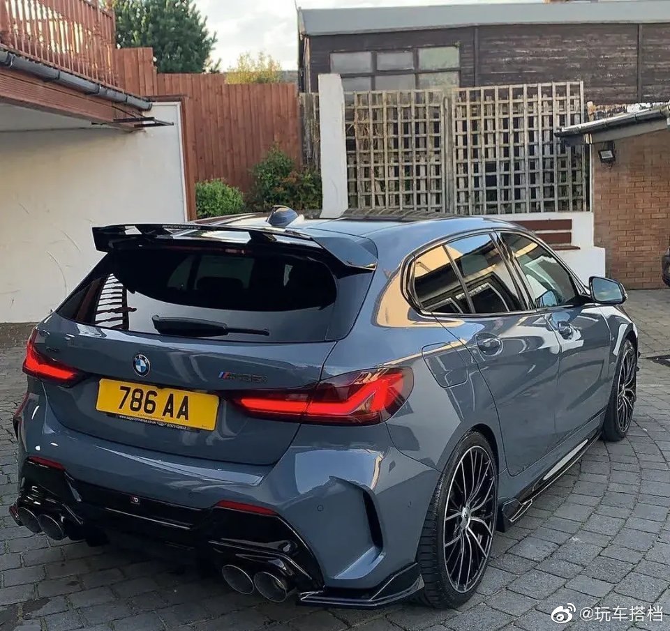 宝马新款前驱平台下的M135i，加了包围套件过后这颜值你给几分？