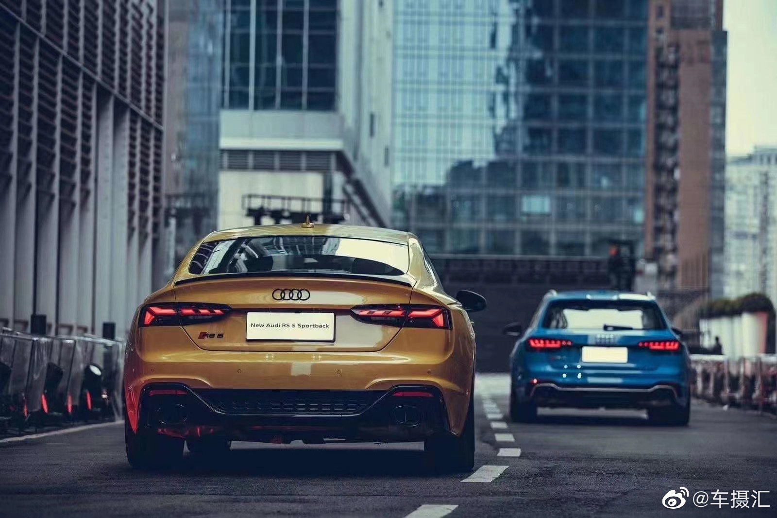 奥迪RS城市空中赛道，贴地飞行。