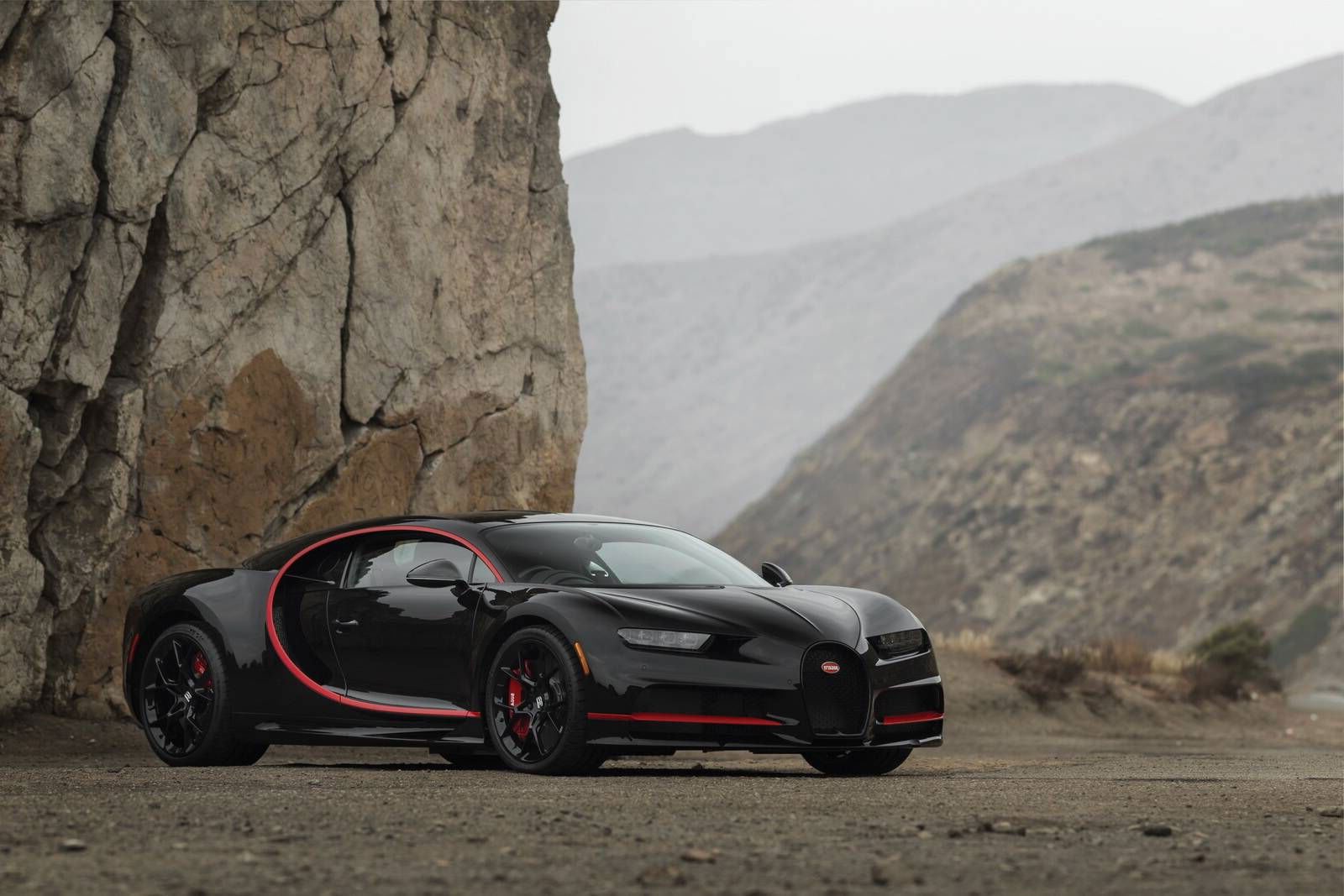 布加迪chiron黑红配真的好看极了