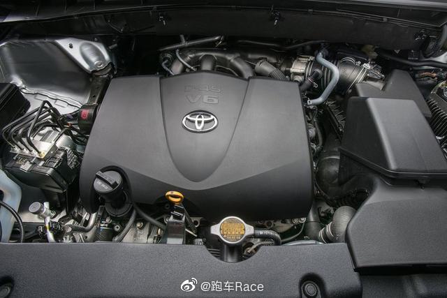 汉兰达什么都好，我就吐槽两点，加价和第二排座椅舒适性差