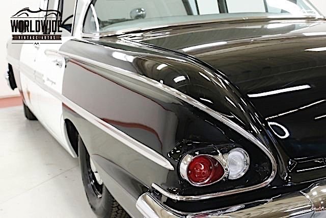 汽车美图：1958年款雪佛兰比斯坎警车