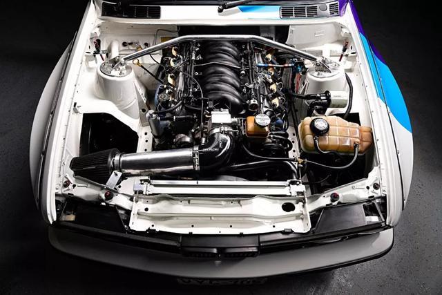 BMW E30移植V8发动机，Pandem宽体套件上身！