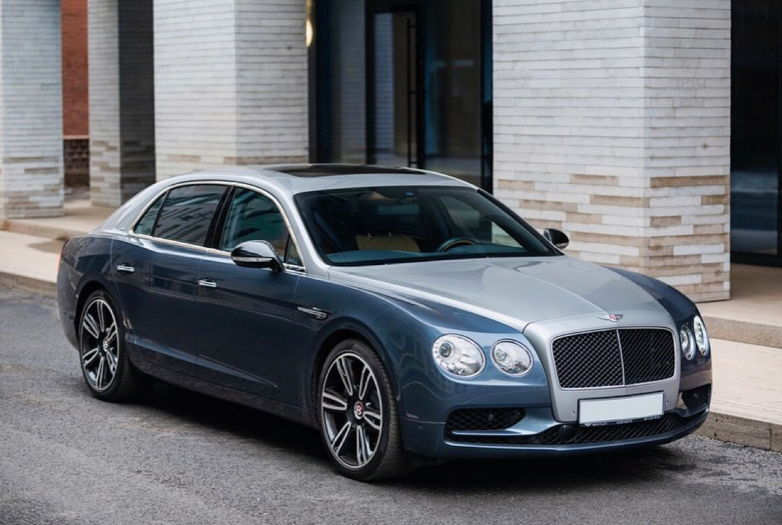 Bentley Flying Spur V8S,这双色车漆，这头枕，怎么样呢