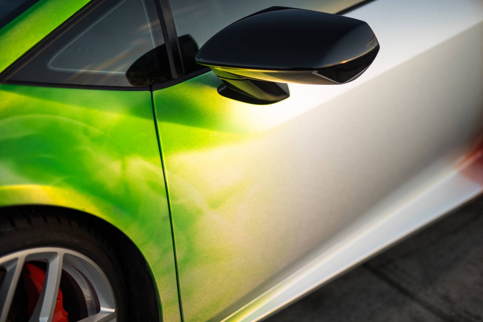 艺术牛，兰博基尼Huracan Tricolor Flames