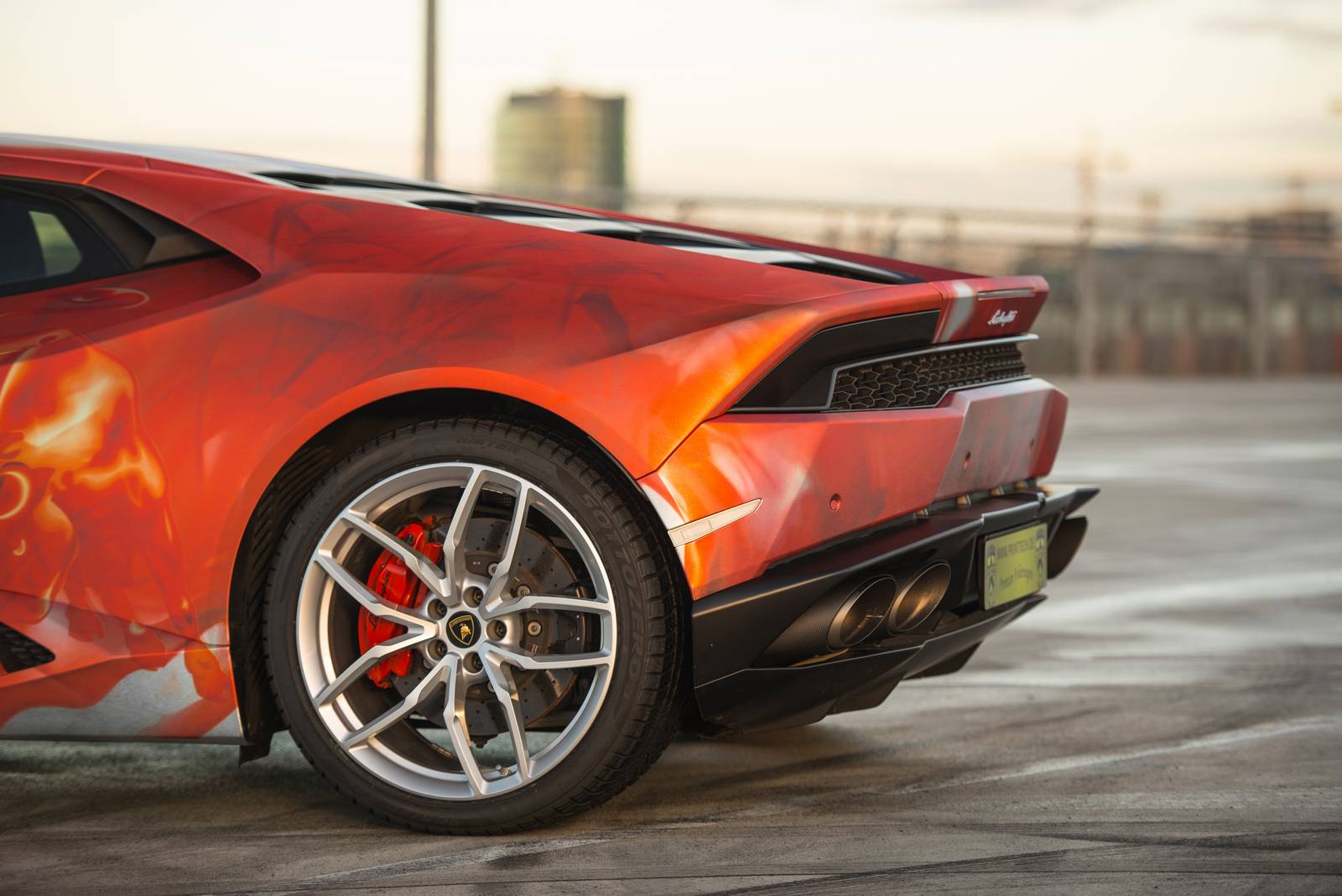 艺术牛，兰博基尼Huracan Tricolor Flames