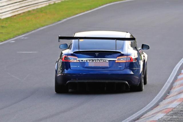 7月，特斯拉以11014辆的成绩位居新能源细分市场榜首