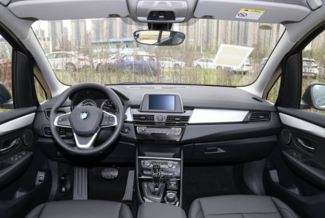 纯进口宝马七座mpv前后独悬顶配不足30万却无人赏识