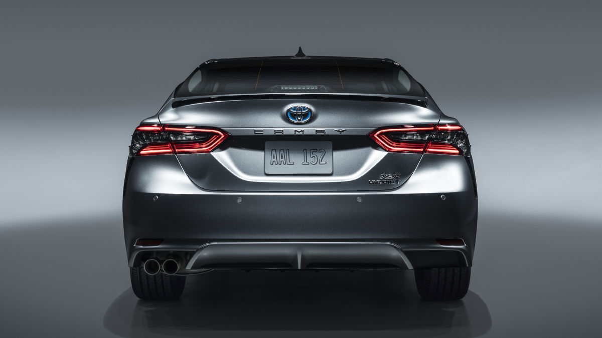 2021款丰田凯美瑞和凯美瑞hybrid混合动力版亮相