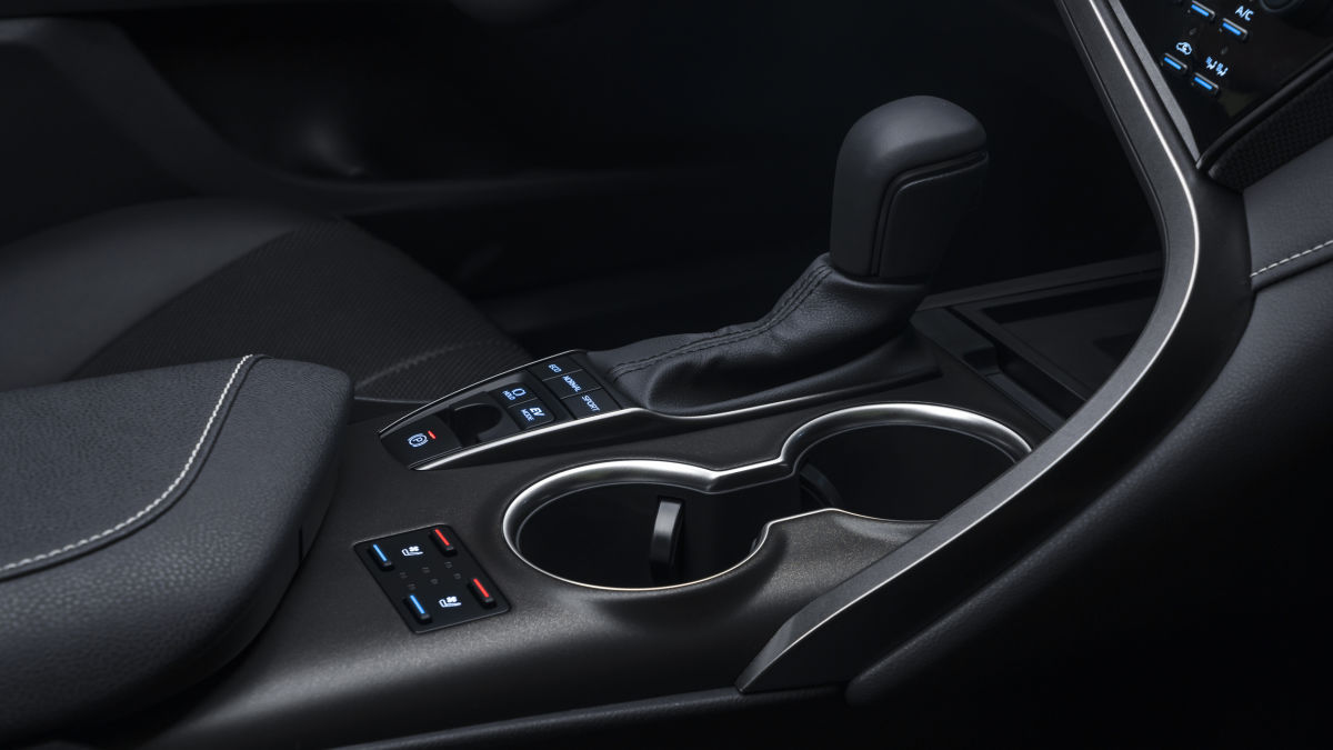 2021款丰田凯美瑞和凯美瑞Hybrid混合动力版亮相。