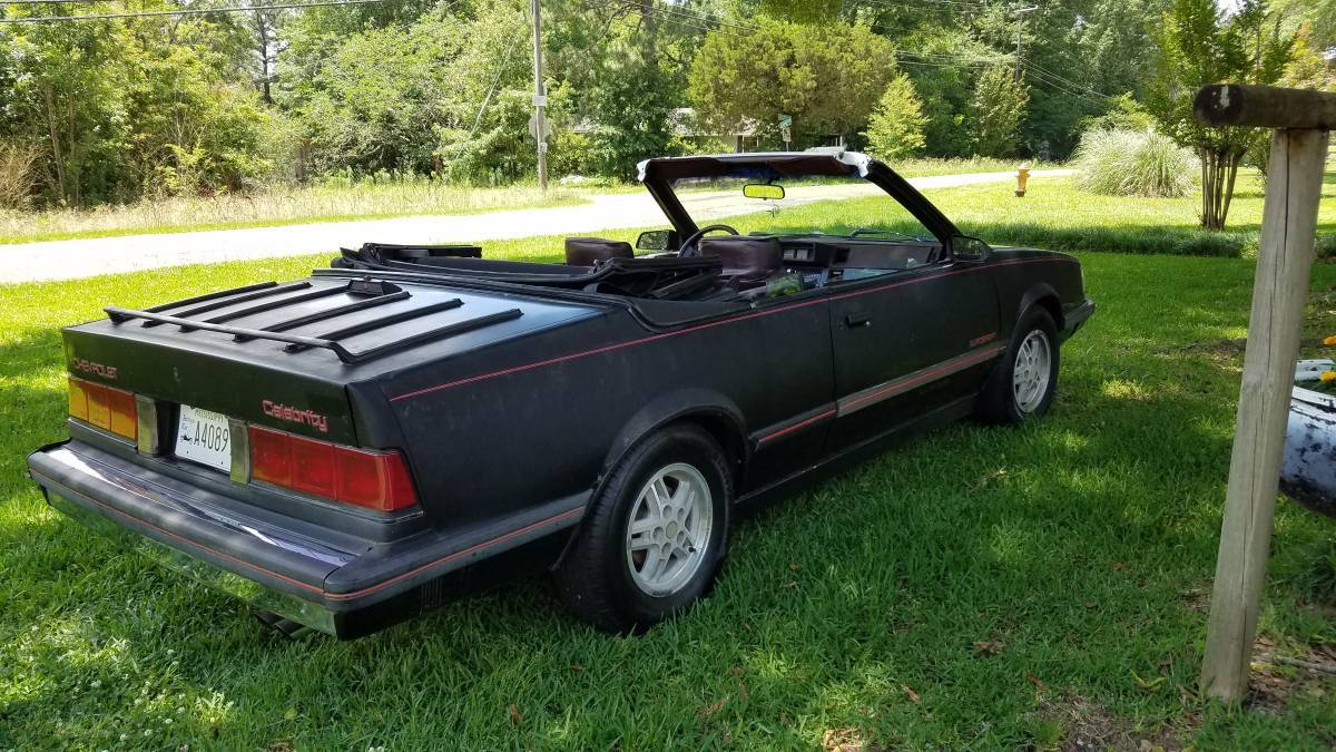 1986年款雪佛兰Celebrity Eurosport敞篷车。