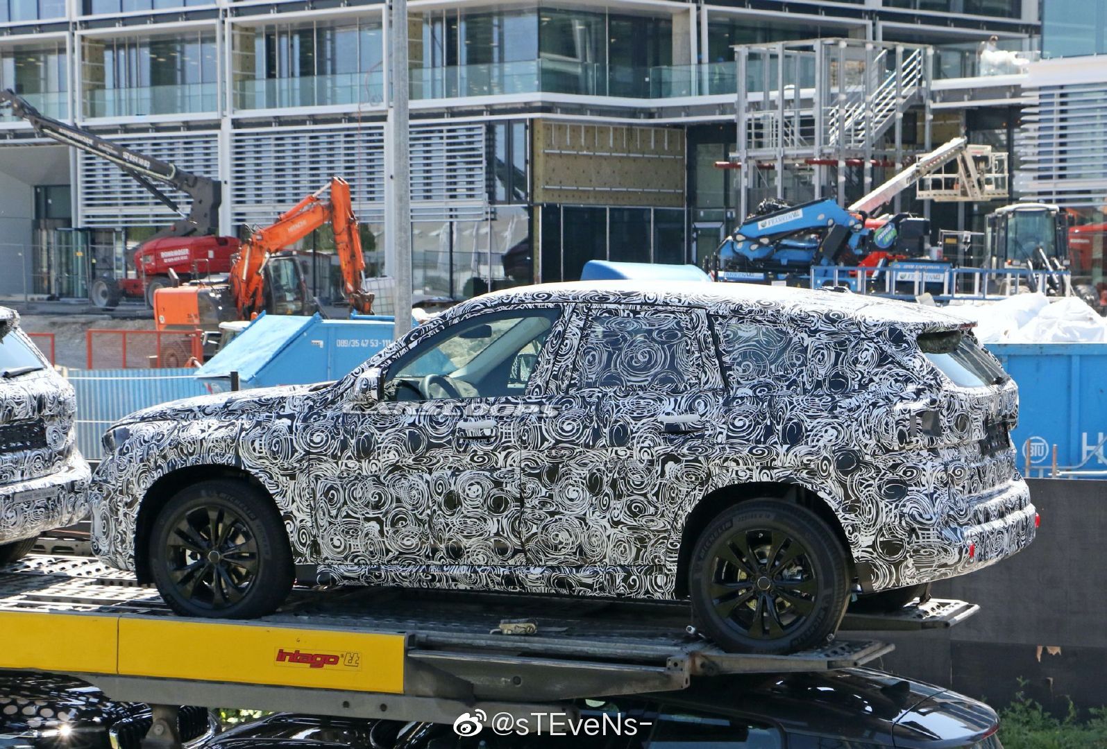 下一代BMW X1测试车再次亮相，即将进入路试阶段