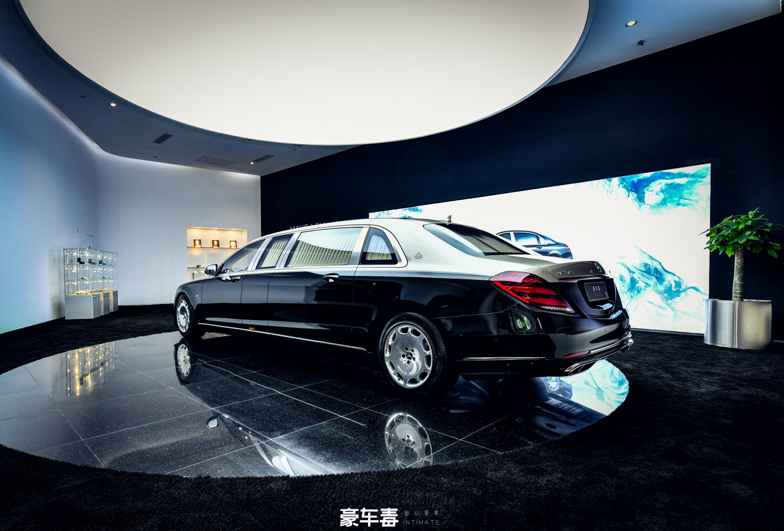 最壕1000万以上迈巴赫s680pullman加长版