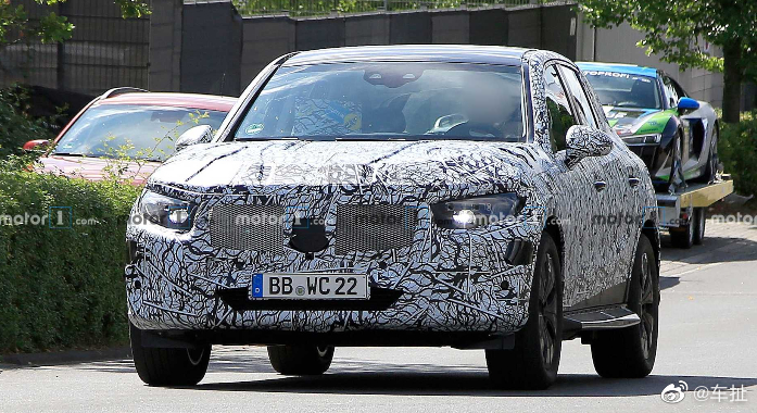 梅赛德斯最近更新了GLC的跨界车型