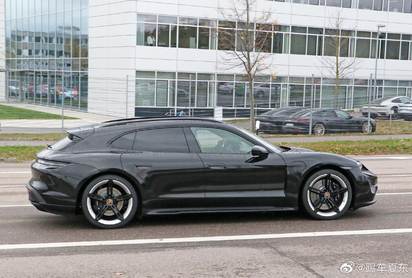 保时捷概念车，标志着保时捷未来的发展方向