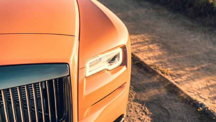 劳斯莱斯这粉粉嫩嫩的颜色，太好看了吧！