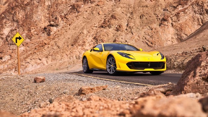 高清汽车美图：Ferrari 812 Superfast 很美