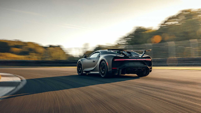 Bugatti 颜值在线！又酷又拉风！