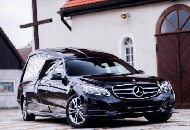 世界上最奇葩的奔驰法拉利，它的设计师当年在想什么？