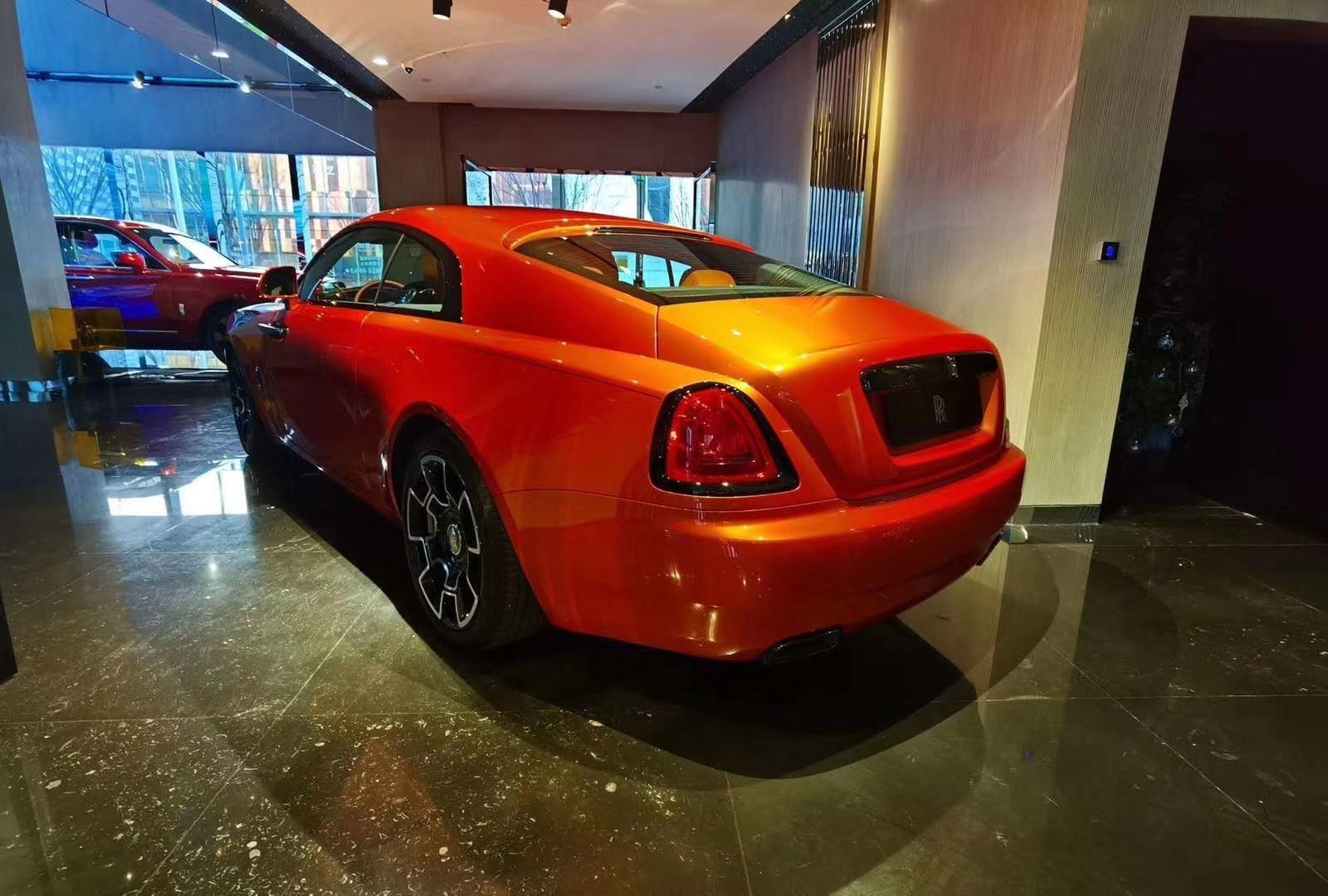 劳斯莱斯最喜欢它的星空顶和小金人