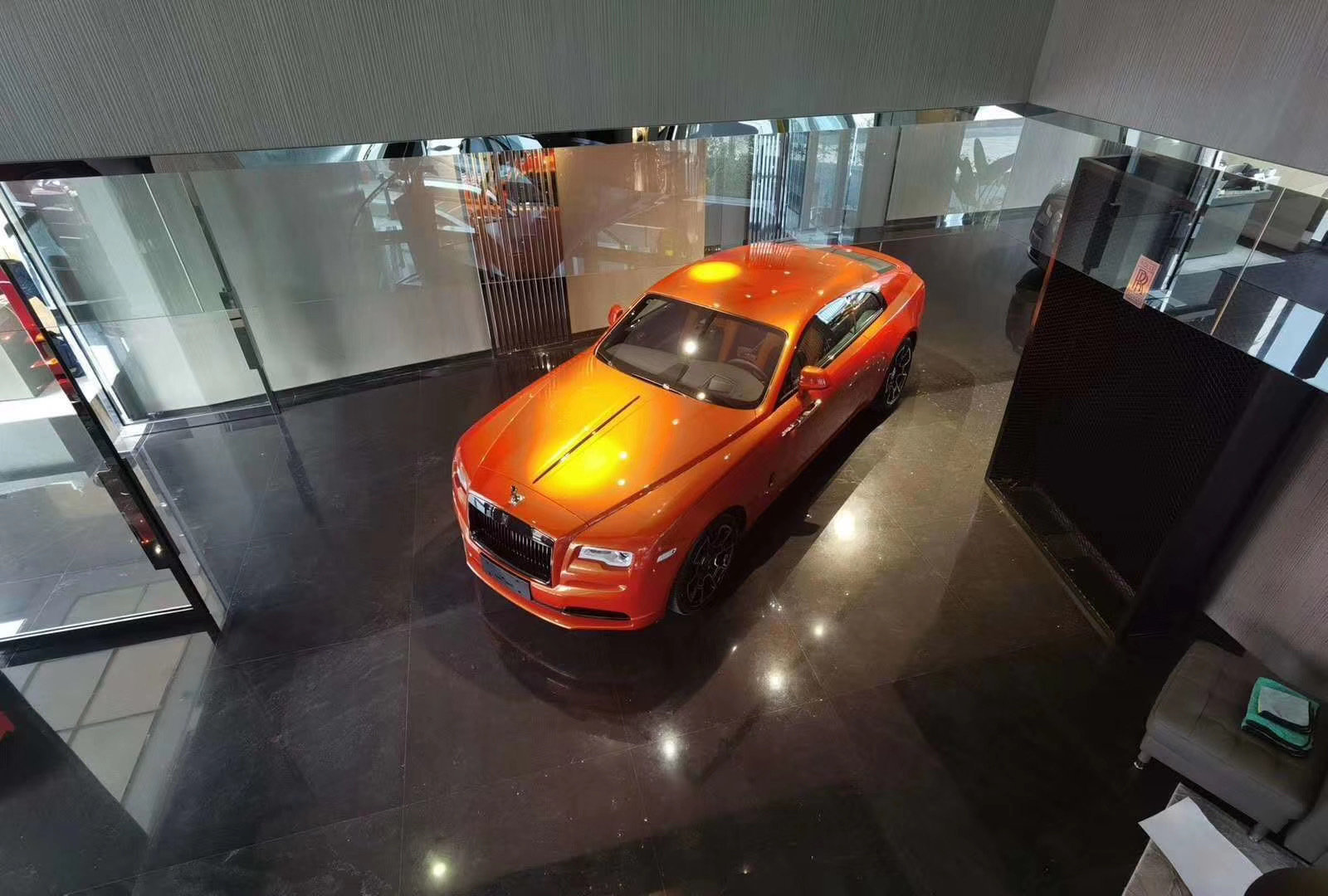 劳斯莱斯最喜欢它的星空顶和小金人