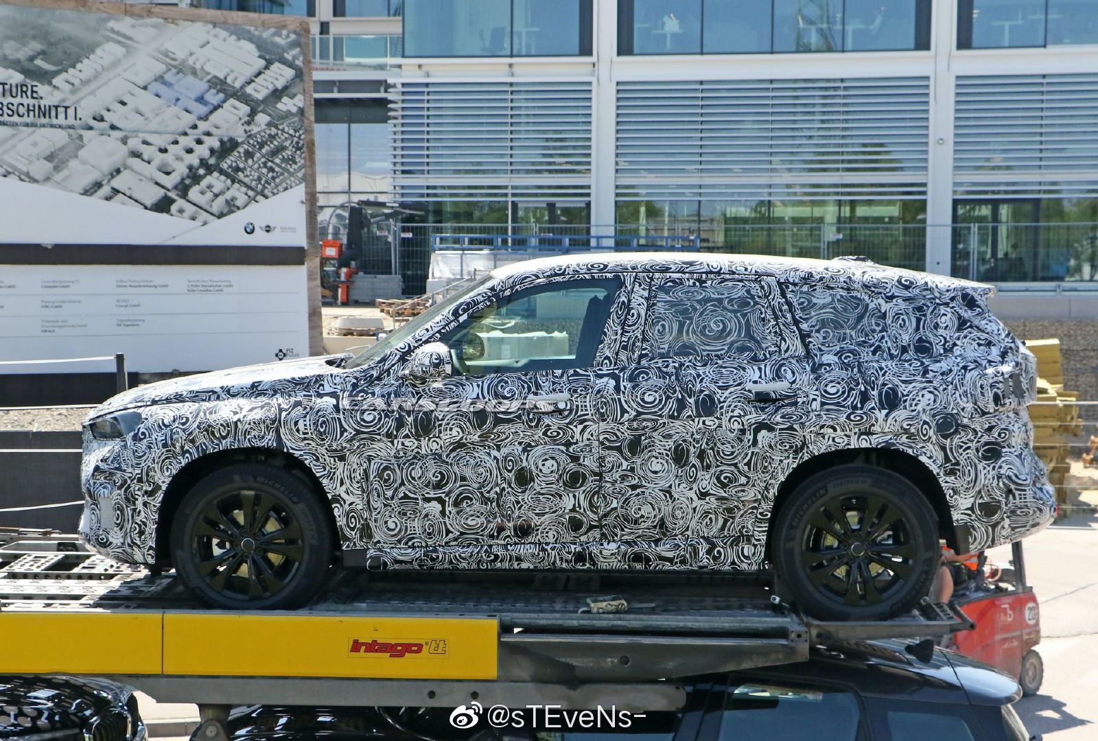 下一代BMW X1测试车再次亮相，即将进入路试阶段