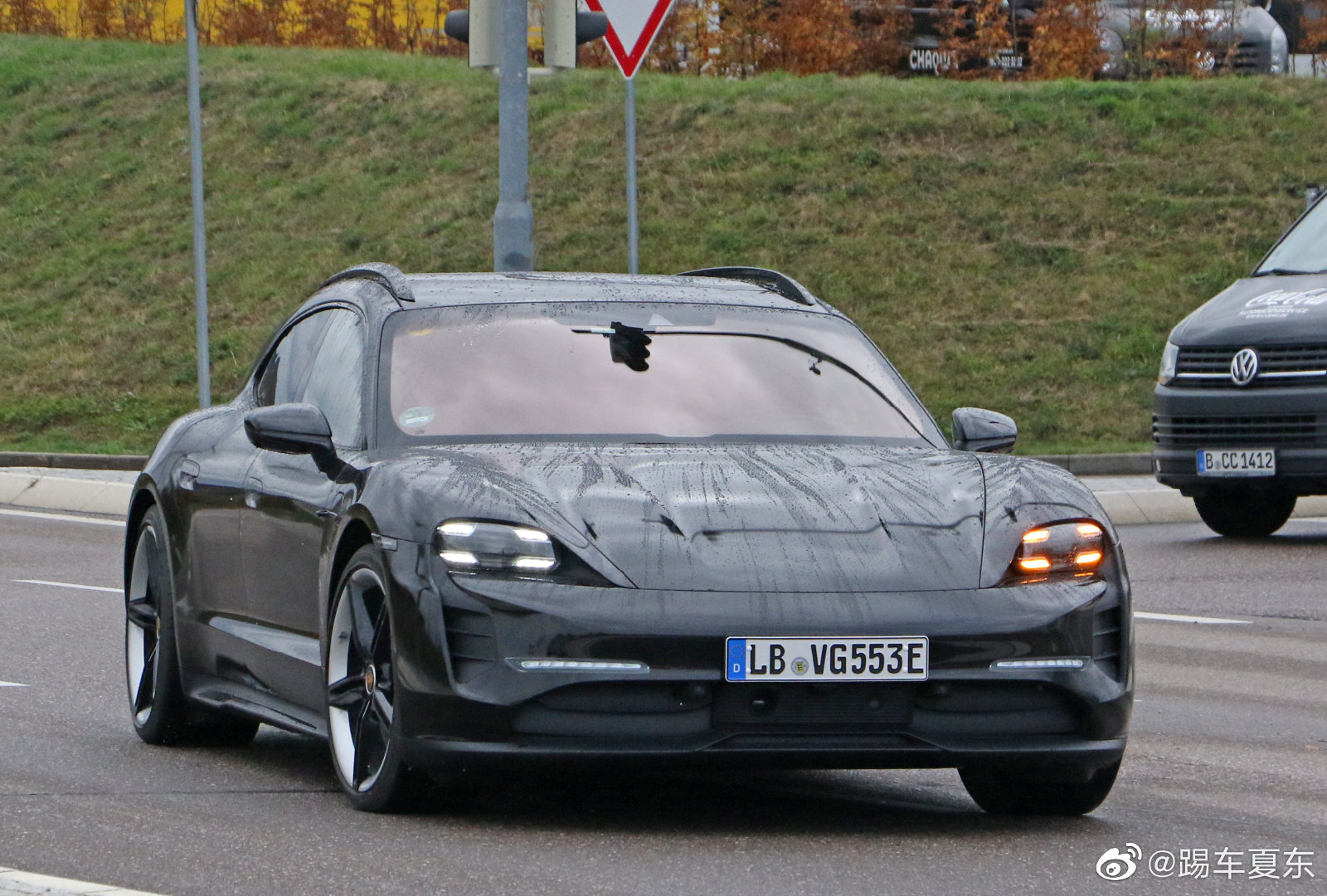 保时捷概念车，标志着保时捷未来的发展方向