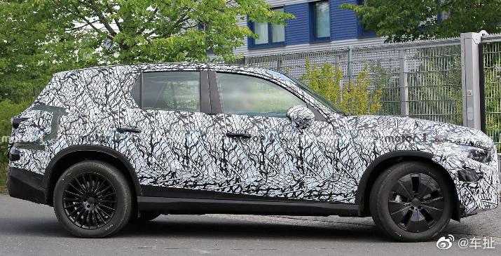 梅赛德斯最近更新了GLC的跨界车型