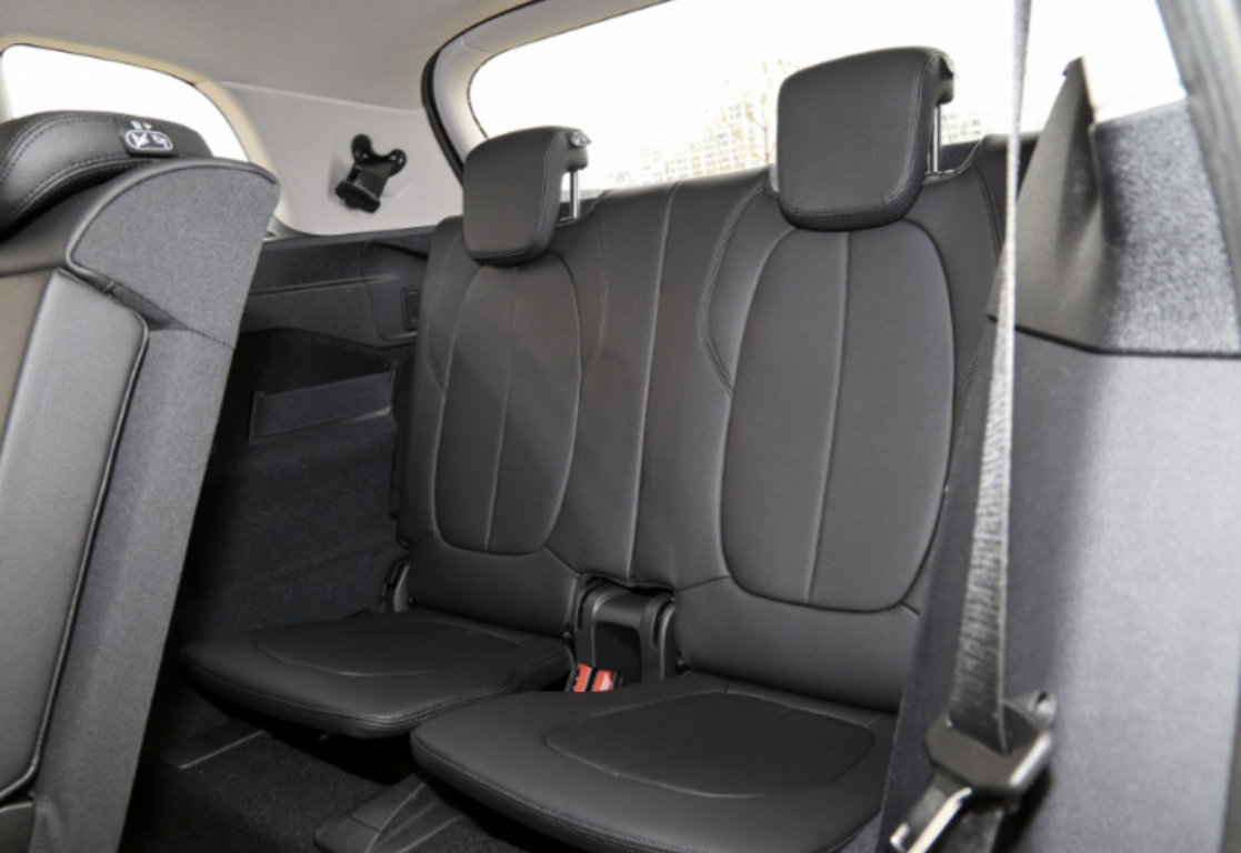 纯进口宝马七座MPV，前后独悬，顶配不足30万，却无人赏识