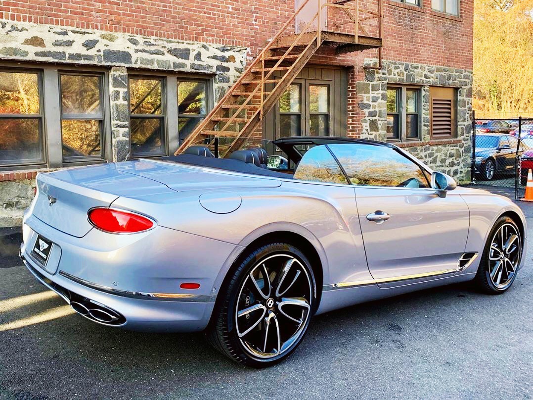Bentley Continental GTC，细节真的太棒，价格也不低……