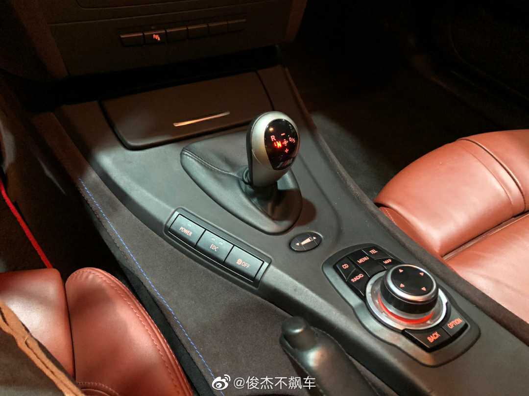 宝马 E92 M3，4.0L V8。M3 大 V8 的绝唱。