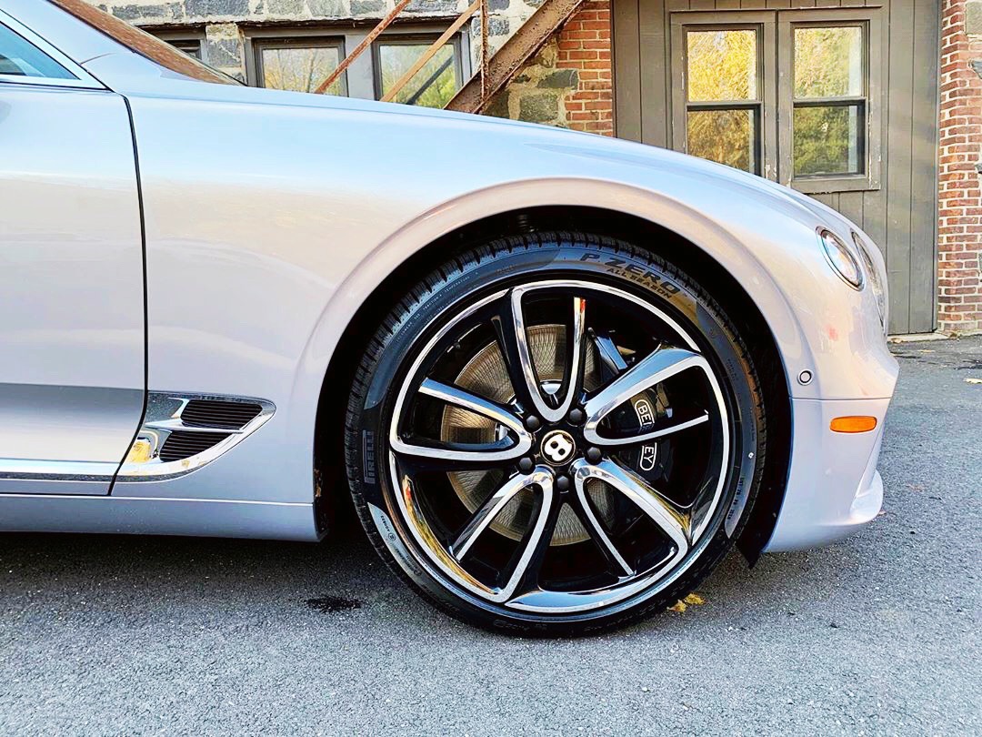 Bentley Continental GTC，细节真的太棒，价格也不低……