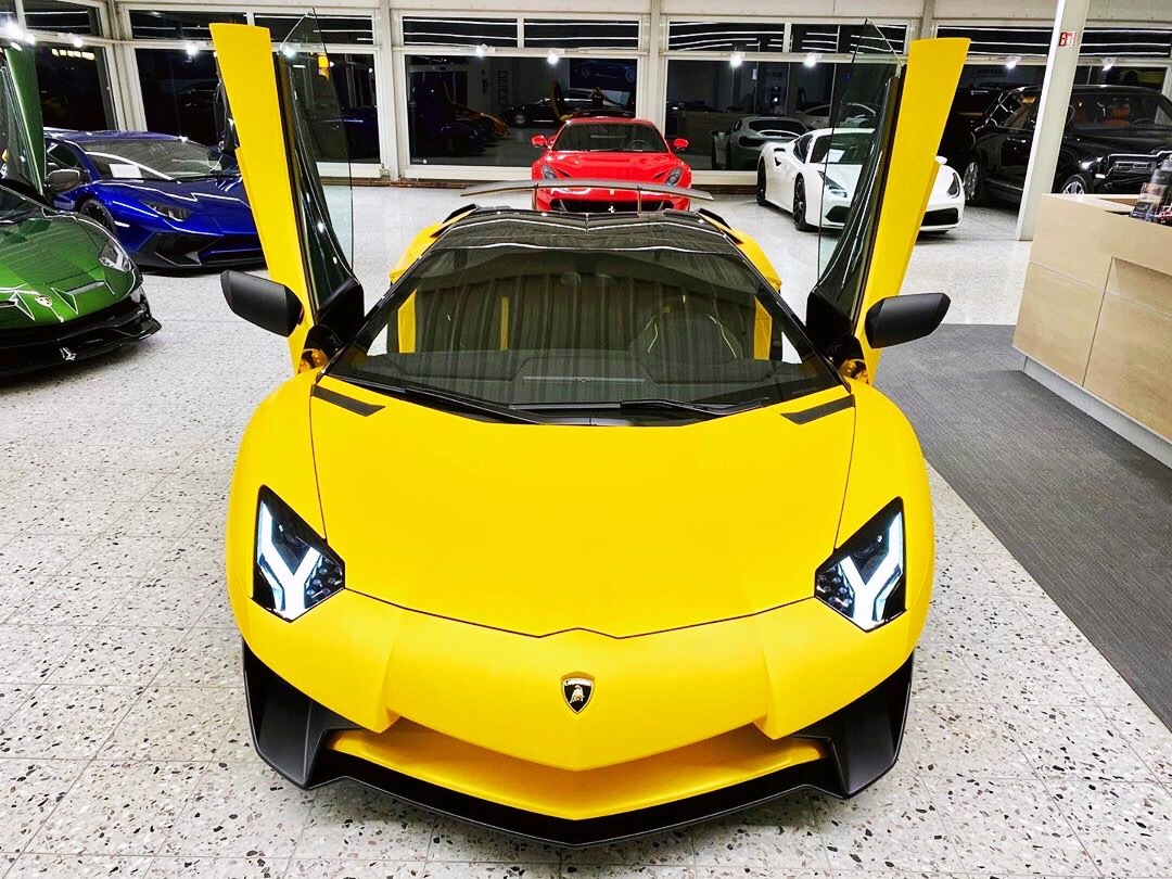 Lamborghini Aventador SV Roadster 前脸造型真的很霸气