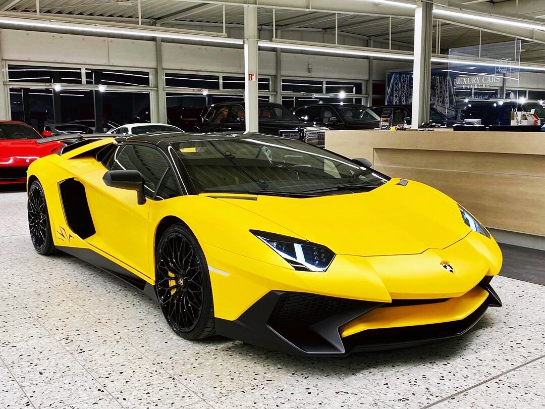 Lamborghini Aventador SV Roadster 前脸造型真的很霸气