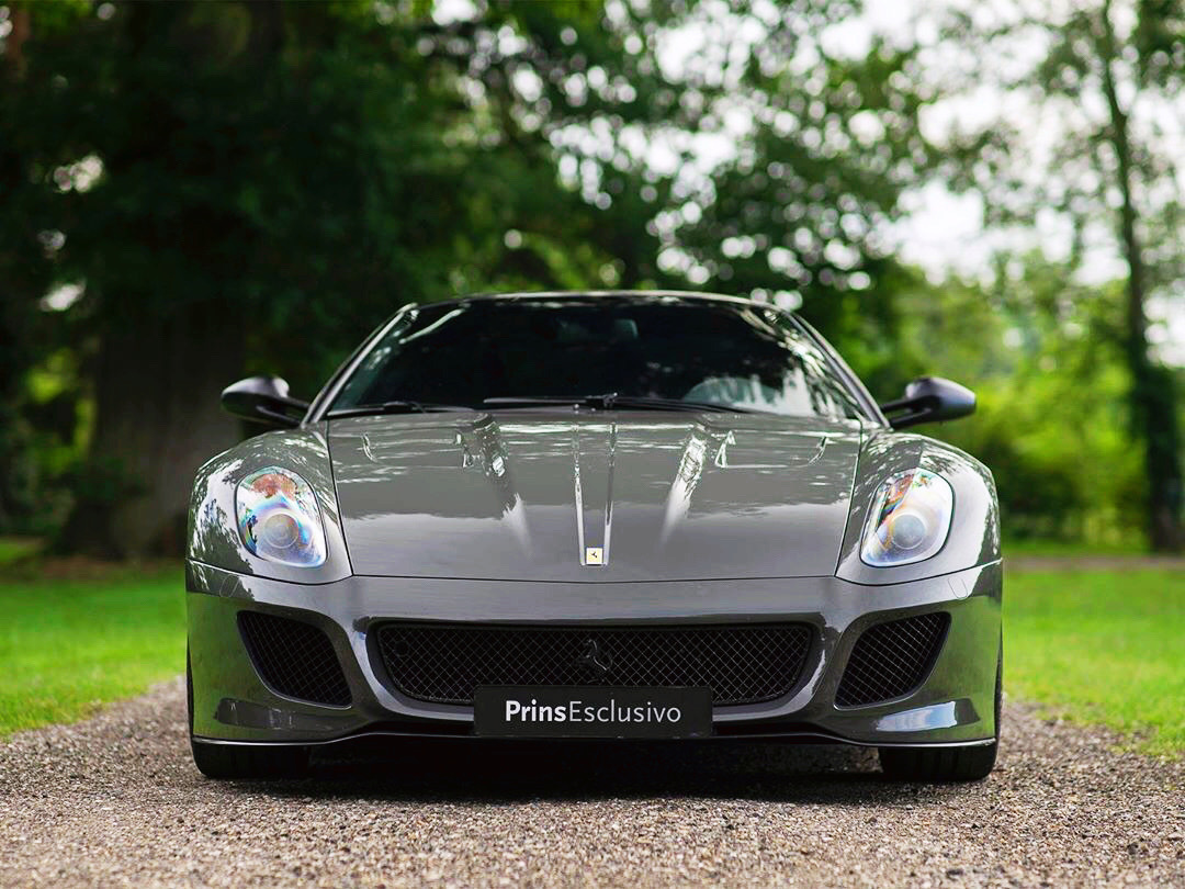 全球限量599 6.0L拥有12缸发动机，670马力 Ferrari 599 GTO