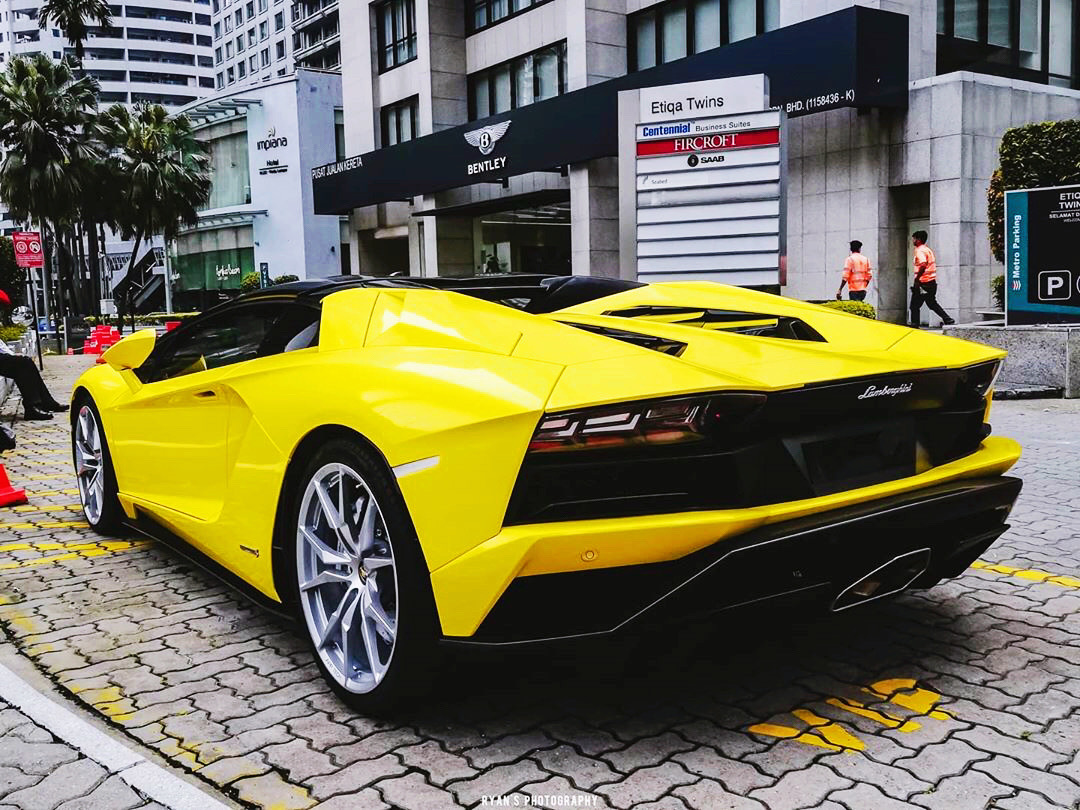 低矮的车身 太拉风啦 Lamborghini Aventador S Roadster
