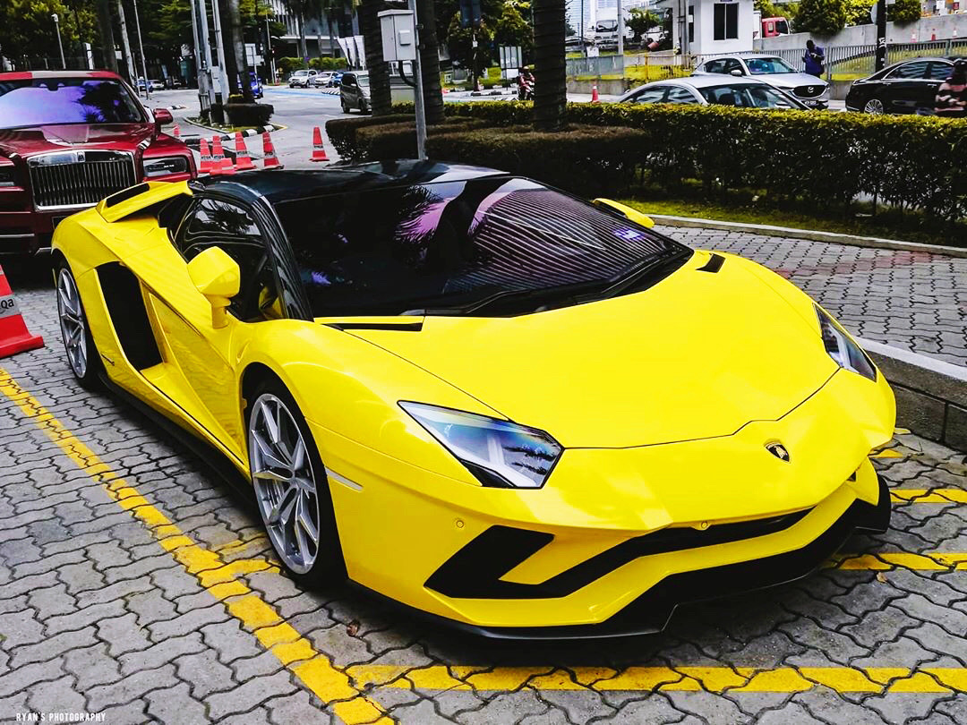 低矮的车身 太拉风啦 Lamborghini Aventador S Roadster
