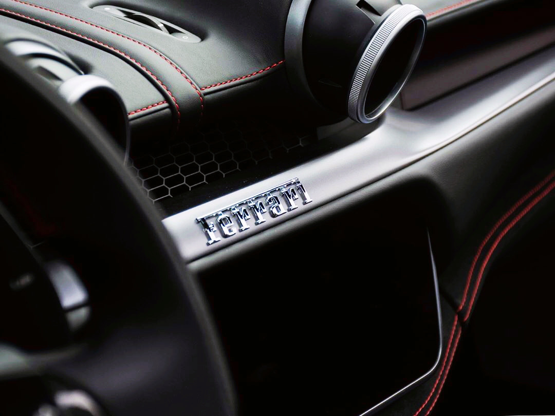 来一匹小白马 Ferrari Portofino