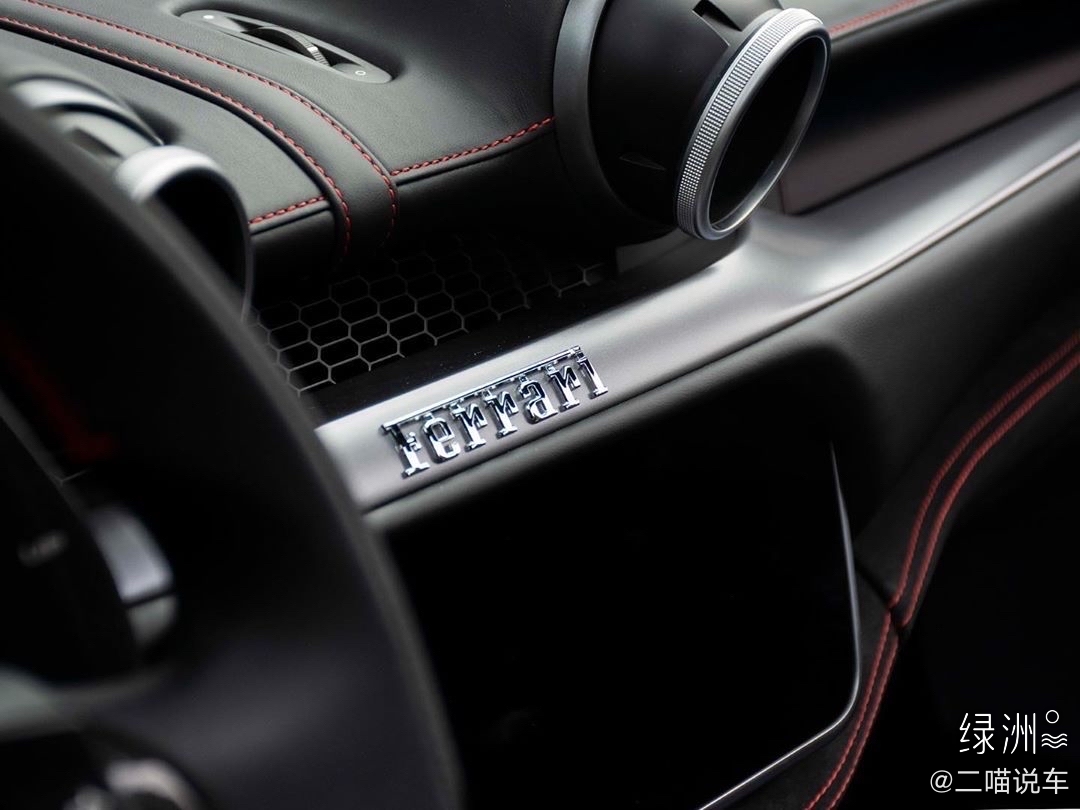 即便是入门级 也是猛兽 法拉利portofino