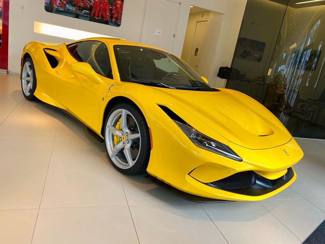 Ferrari F8 Tributo，座椅太有型了……