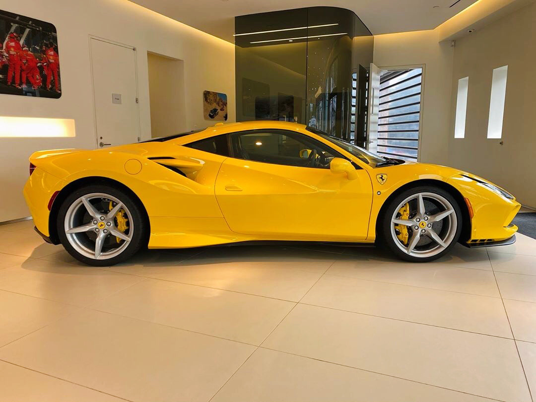 Ferrari F8 Tributo，座椅太有型了……