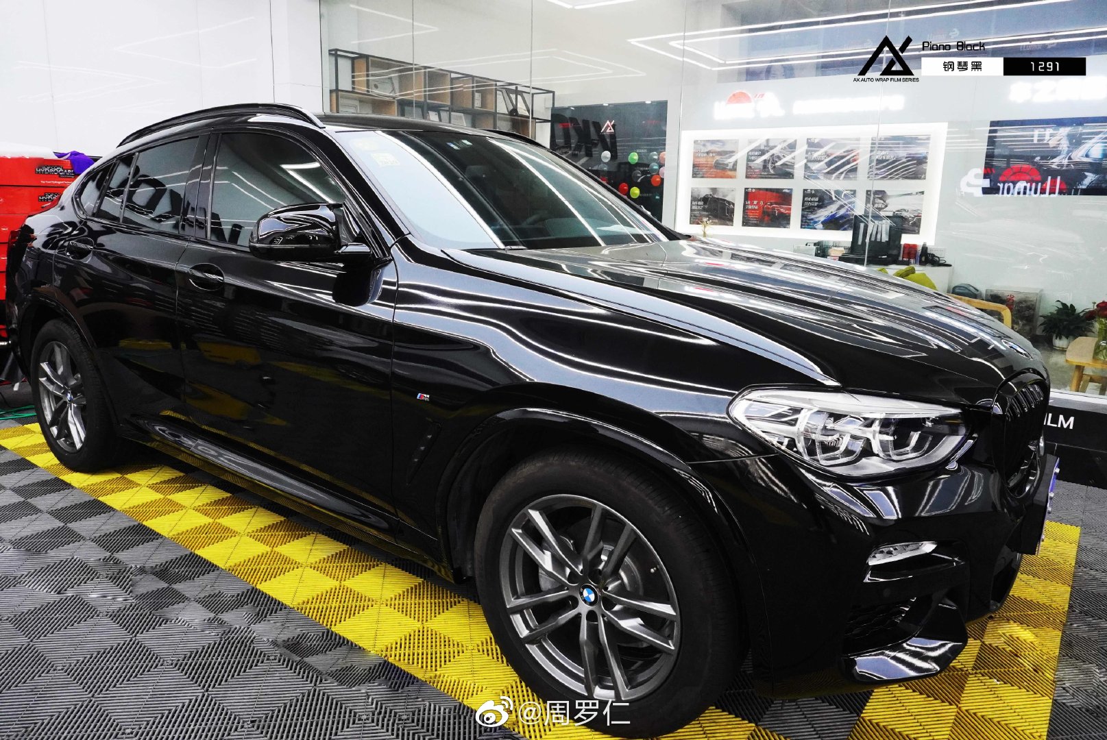 黑色简单，纯粹，潮流却不随意，宝马改色钢琴黑