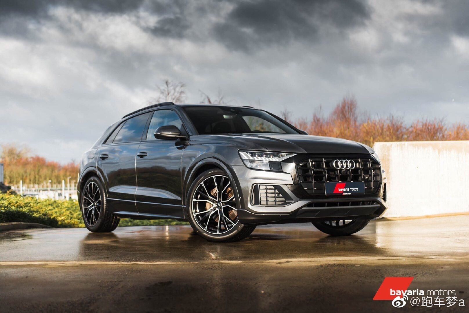 奥迪最帅的suv系列,无框车门,隐藏排气太低调了