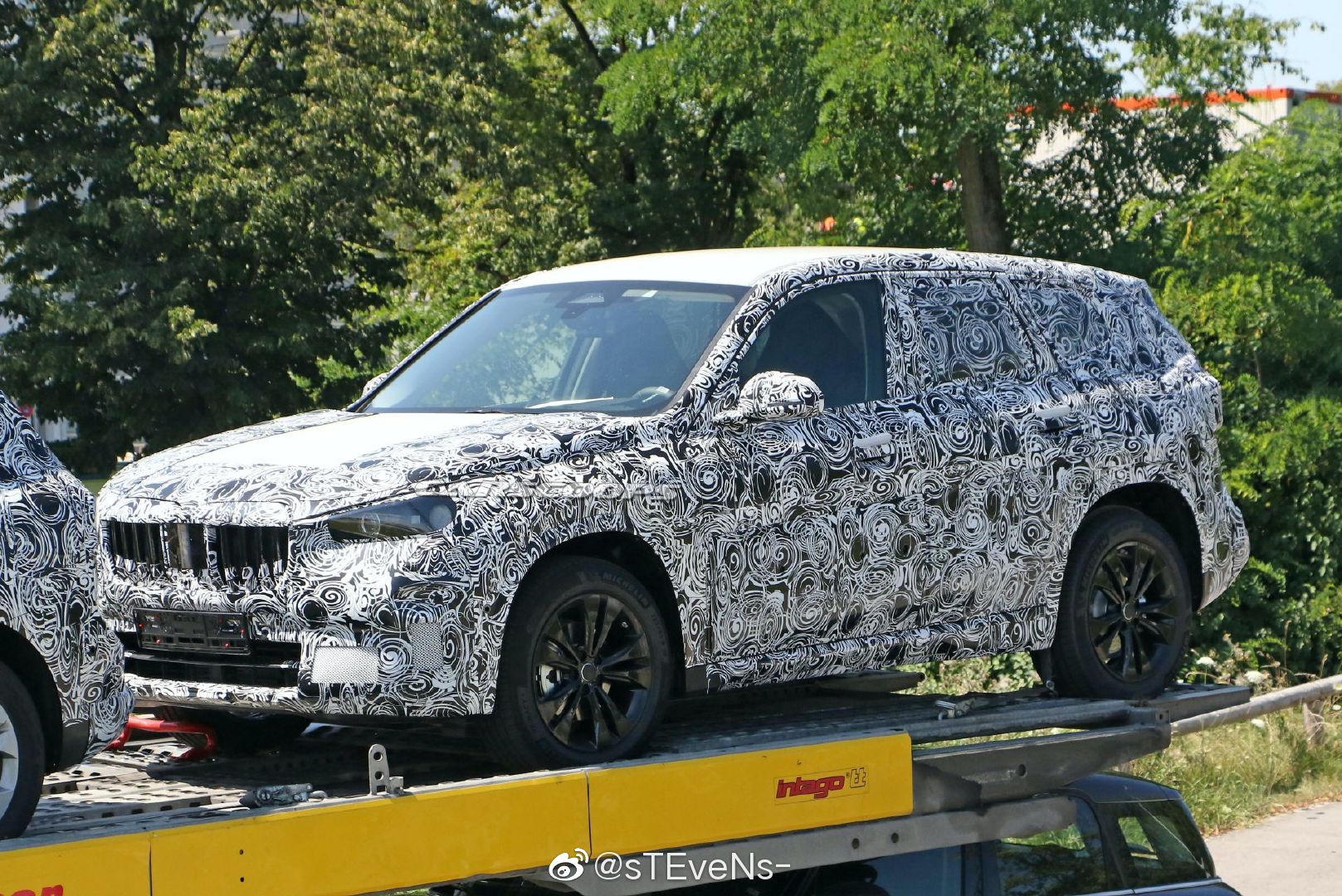 下一代BMW X1测试车再次亮相，即将进入路试阶段