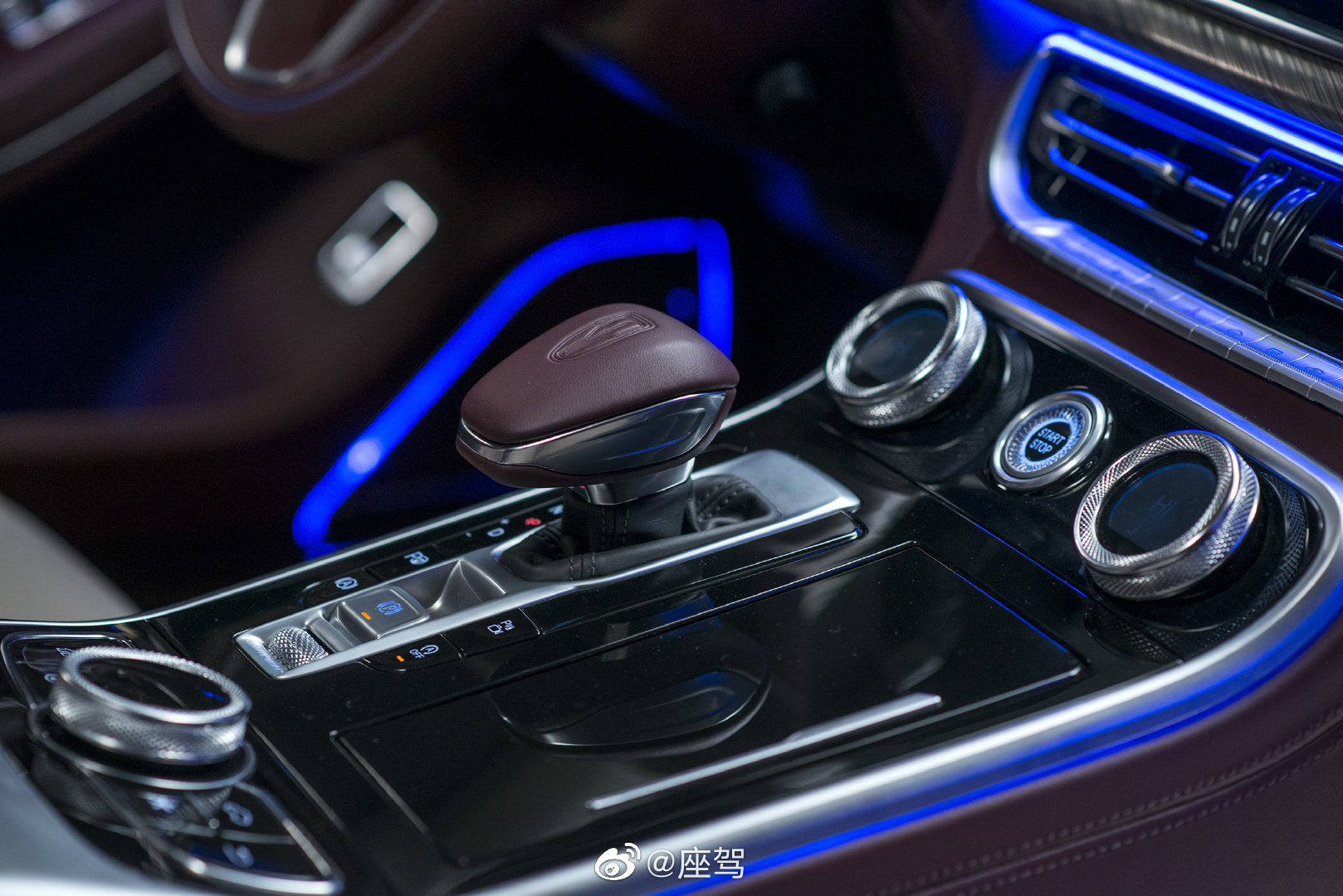 日前，红旗H9已正式开启“盲订”模式