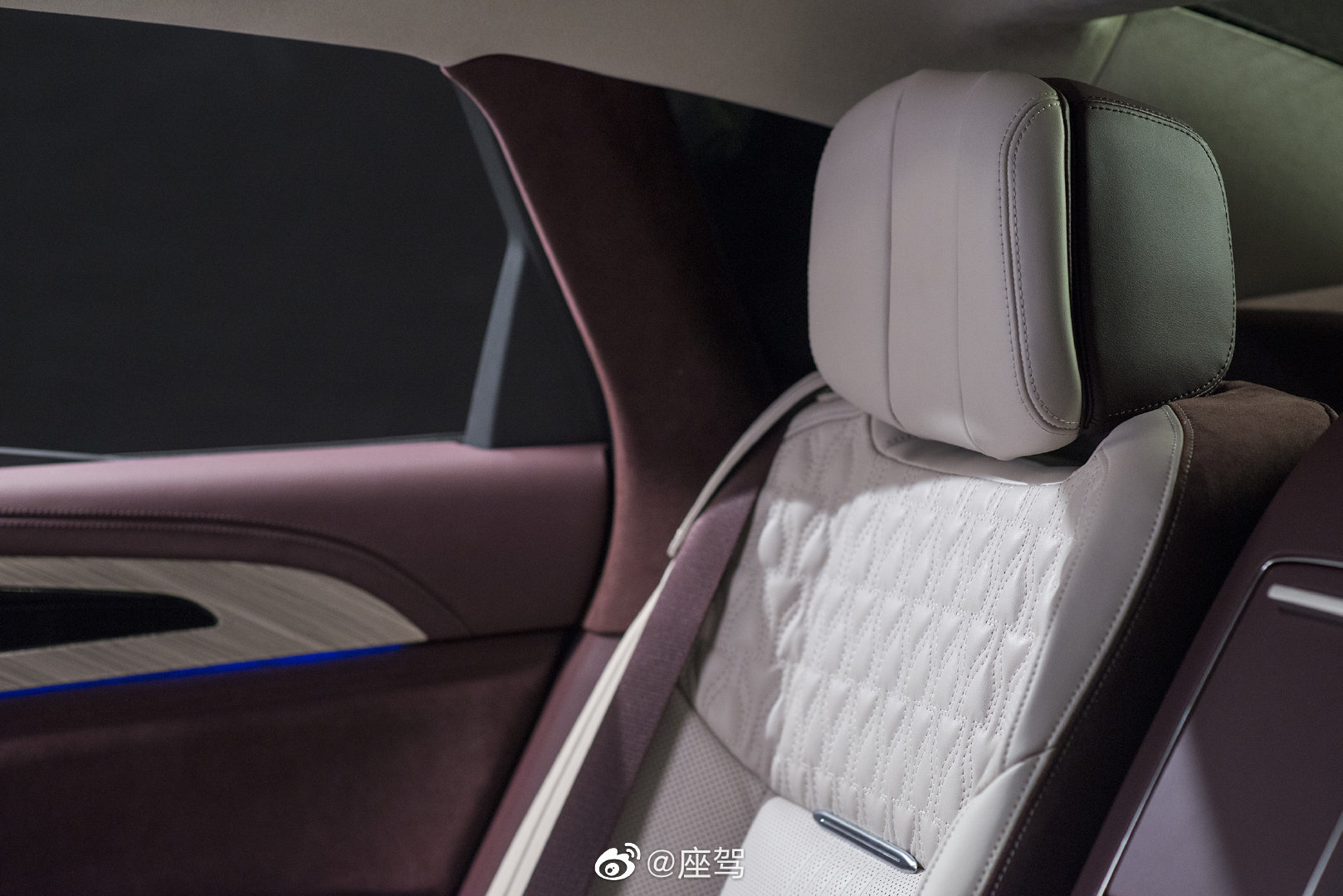 日前，红旗H9已正式开启“盲订”模式